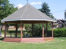 Picture of the gazebo in the Powassan Memorial Park